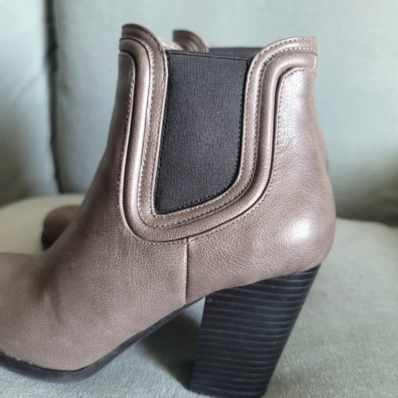 Call It Spring Faux Leather Ankle Boot Size 6 In Grey - Picture 5 of 10